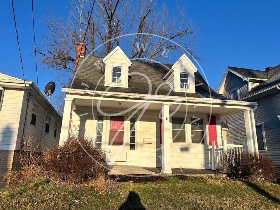 4145 Garden Park Dr in Toledo, OH - Building Photo