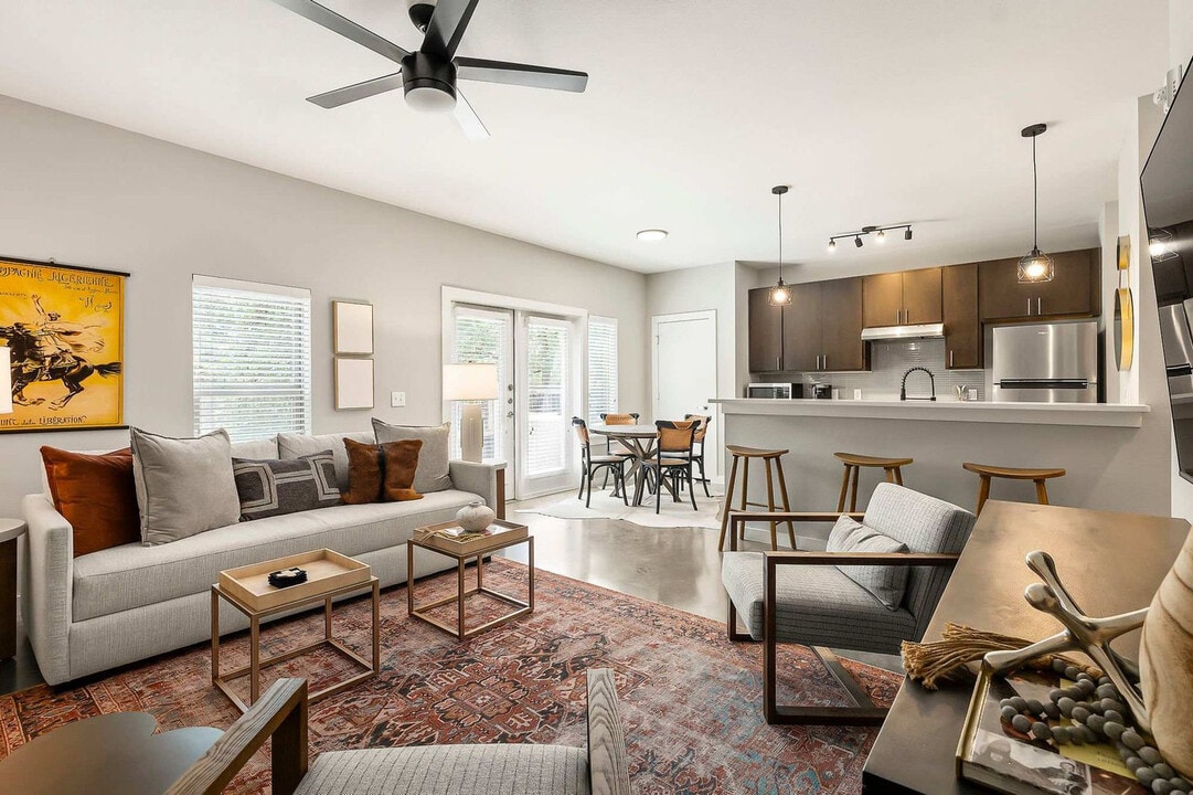 2505 Thornton Rd in Austin, TX - Building Photo