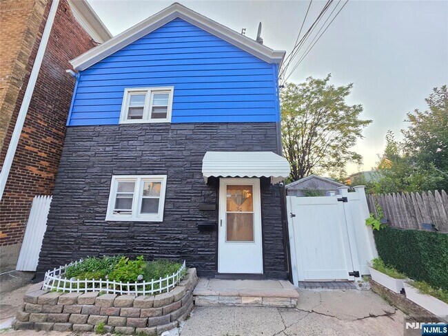 35 Gaston Ave