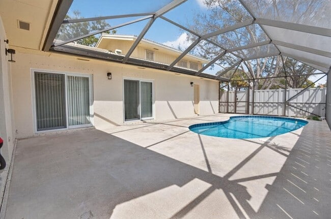 5230 Woodruff Ln in Palm Beach Gardens, FL - Building Photo - Building Photo