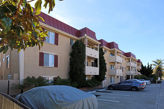 Diamond Pacific Luxury Apartments in San Diego, CA - Building Photo - Building Photo