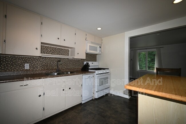 5395 Erickson St in Prince George, BC - Building Photo - Building Photo