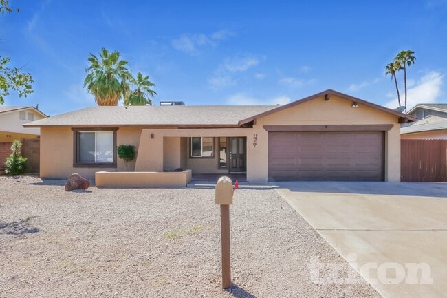 property at 927 W Kiva Ave