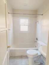 636 W Queen St, Unit C in Inglewood, CA - Foto de edificio - Building Photo