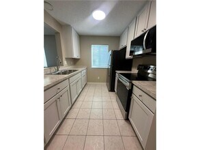 8511 Cardiff Ln in Eden Prairie, MN - Building Photo - Building Photo