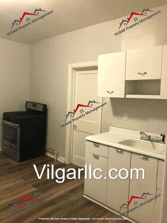 3939 Deal St in East Chicago, IN - Building Photo