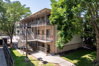 Clock Tower Apartments in Greeley, CO - Foto de edificio - Building Photo
