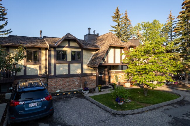 145 Storybook Terr NW in Calgary, AB - Building Photo - Primary Photo