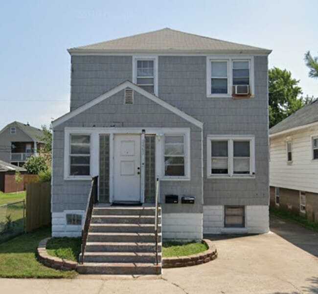2465 Birch Ave Rentals in Whiting, IN