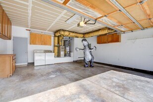 1013 Woodside Rd in Redwood City, CA - Building Photo