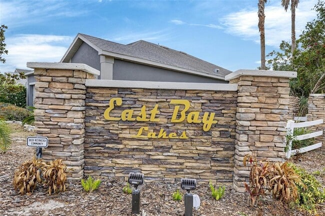 9613 Cypress Harbor Dr in Gibsonton, FL - Building Photo - Building Photo