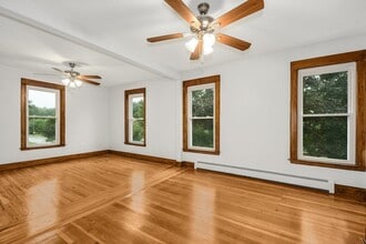 35 School St in Northborough, MA - Building Photo - Building Photo