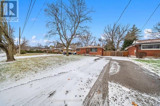 property at 32 Collingdon Dr