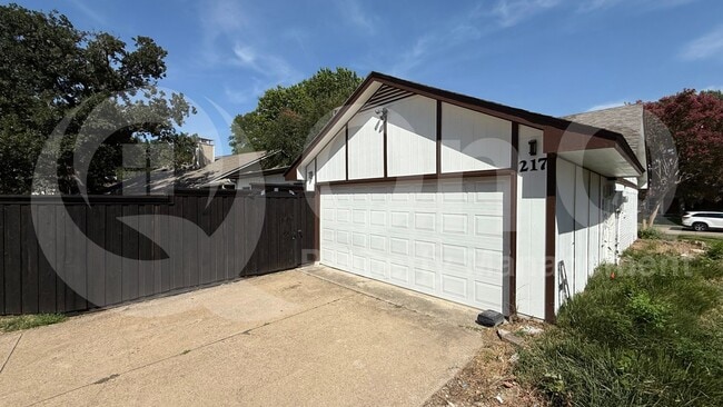 property at 217 Creekside Ln