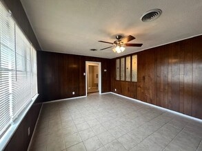 407 Amhurst Dr in Laredo, TX - Building Photo - Building Photo