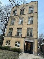 1413 Dobson St in Evanston, IL - Building Photo