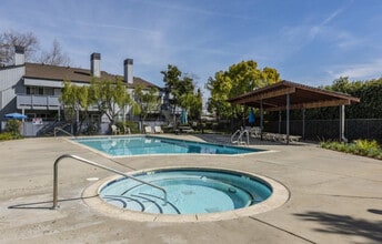 4783 Pine Forest Ln, Unit Pine forest in San Jose, CA - Foto de edificio - Building Photo