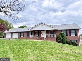 78 Brook Creek Rd in Toms Brook, VA - Building Photo