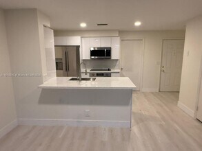 790 Sorrento Dr in Weston, FL - Building Photo - Building Photo