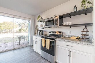 346 Natalen Ave in San Antonio, TX - Building Photo - Building Photo