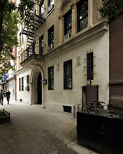 205 E Tenth St in New York, NY - Foto de edificio - Building Photo