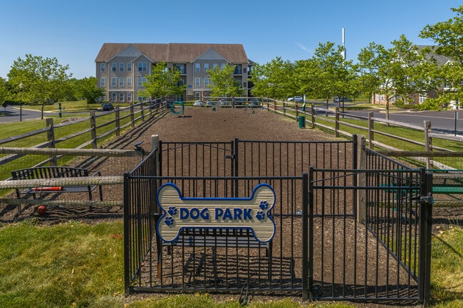 Pennbrook Station in Lansdale, PA - Foto de edificio - Building Photo