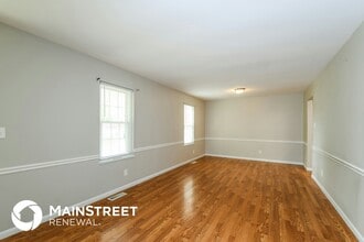 2416 Angela Dr in High Ridge, MO - Foto de edificio - Building Photo