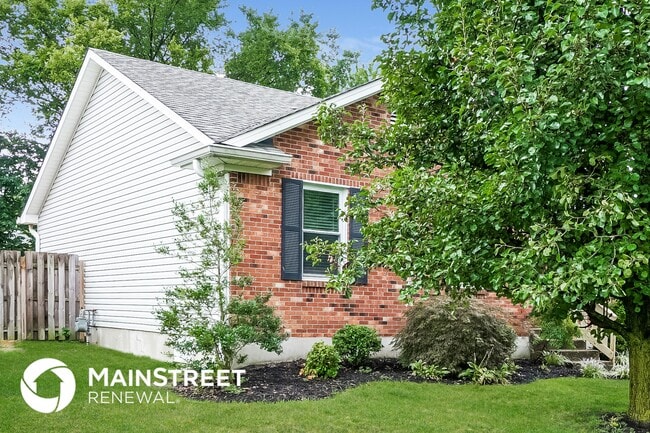 8320 Silver Fox Rd in Louisville, KY - Building Photo - Building Photo