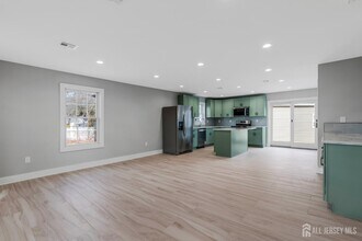 20 Louis Ave in Middlesex, NJ - Building Photo - Building Photo