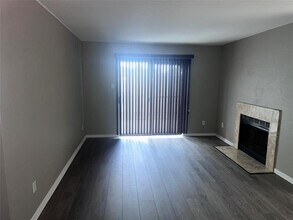 7400 Bellerive Dr in Houston, TX - Foto de edificio - Building Photo