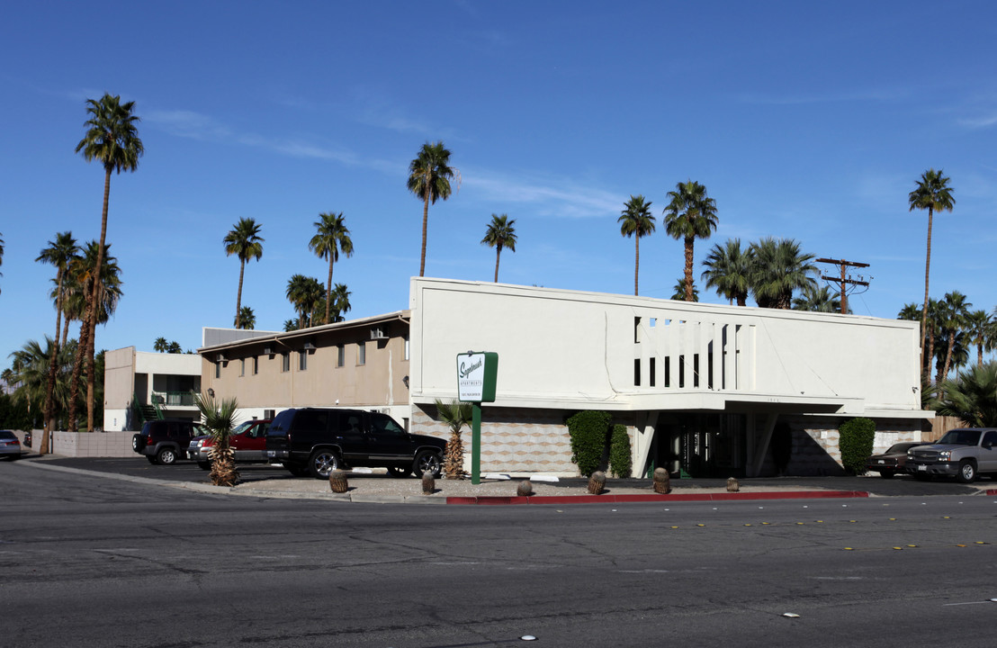 The Float in Palm Springs, CA - Foto de edificio