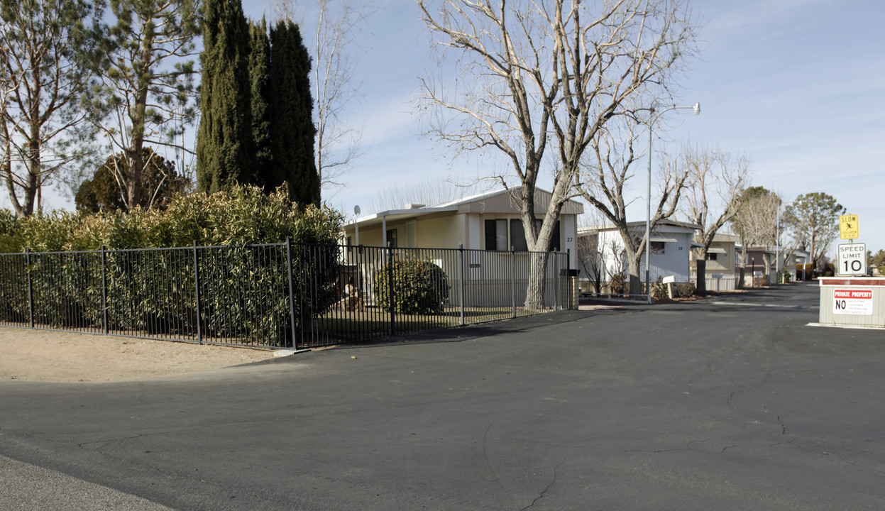 Apple Valley Ranchos Mobile Home Pk in Apple Valley, CA - Building Photo