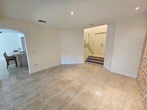 11384 NW 84th Terrace in Doral, FL - Building Photo - Building Photo