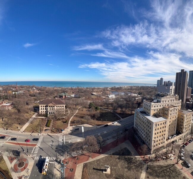 1960 N Lincoln Park W in Chicago, IL - Building Photo - Building Photo