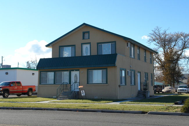 315 S Washington Ave in Emmett, ID - Foto de edificio - Building Photo