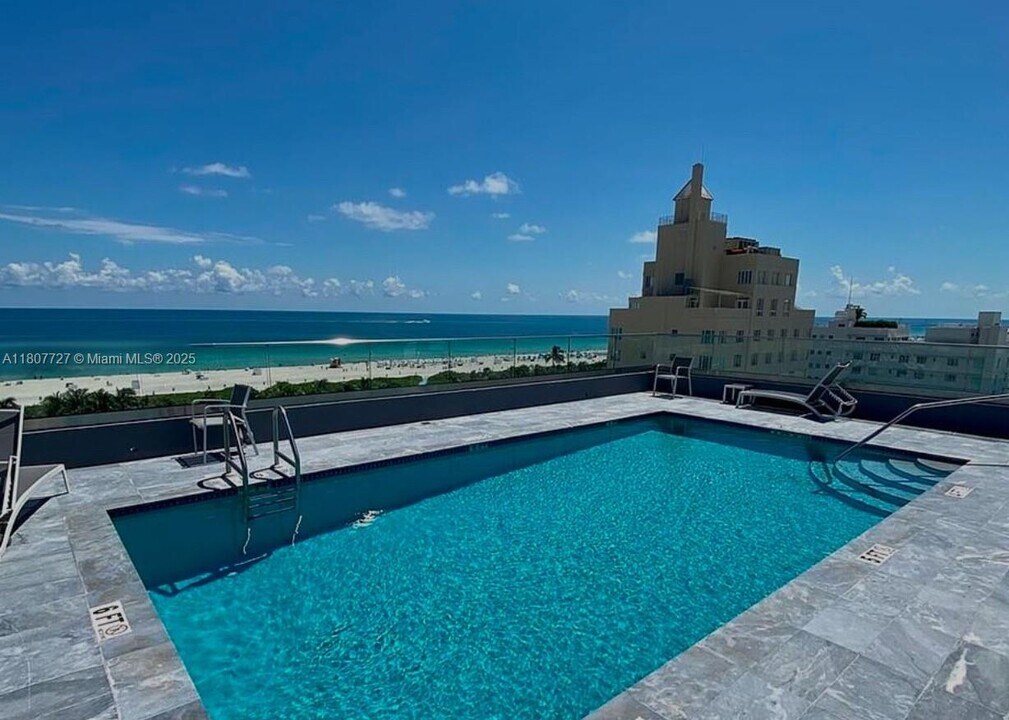 1255 Collins Ave in Miami Beach, FL - Building Photo