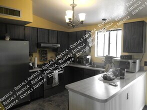 9801 E Nicaragua Pl in Tucson, AZ - Building Photo - Building Photo