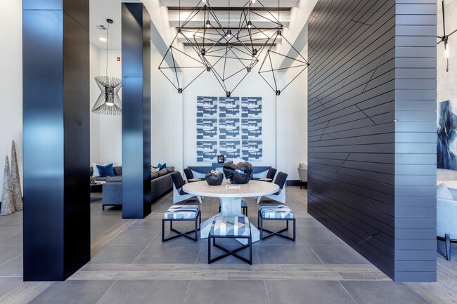 Cyan Southcreek in Overland Park, KS - Foto de edificio - Lobby