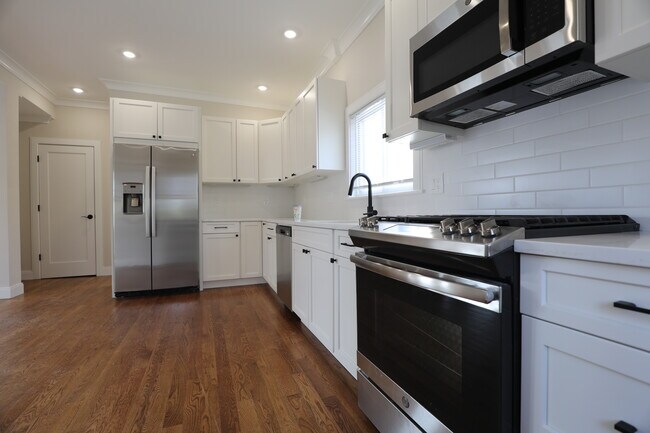 11 Falkland St, Unit 1 in Boston, MA - Building Photo - Building Photo