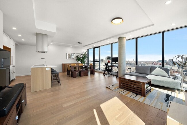 property at 1 Blvd. De Maisonneuve Ouest