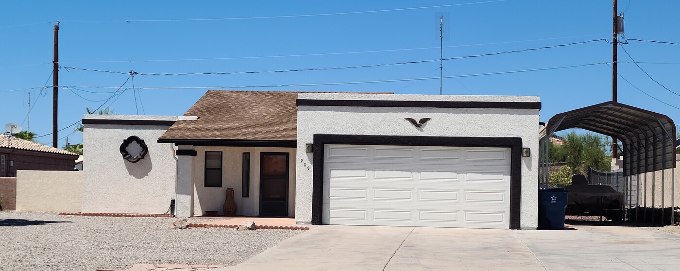 1909 Palo Verde Blvd S in Lake Havasu City, AZ - Building Photo