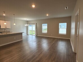 202 Triple Crown Ct in Shelbyville, TN - Building Photo - Building Photo