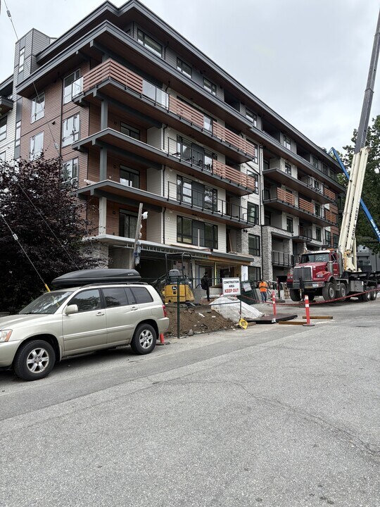 150 James Rd in Port Moody, BC - Building Photo