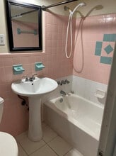 1219 NE 14th Ave in Fort Lauderdale, FL - Foto de edificio - Building Photo