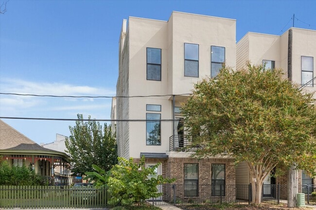 property at 2118 Sabine St