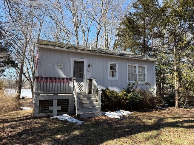 45 Lakeside Dr in North Stonington, CT - Building Photo - Building Photo