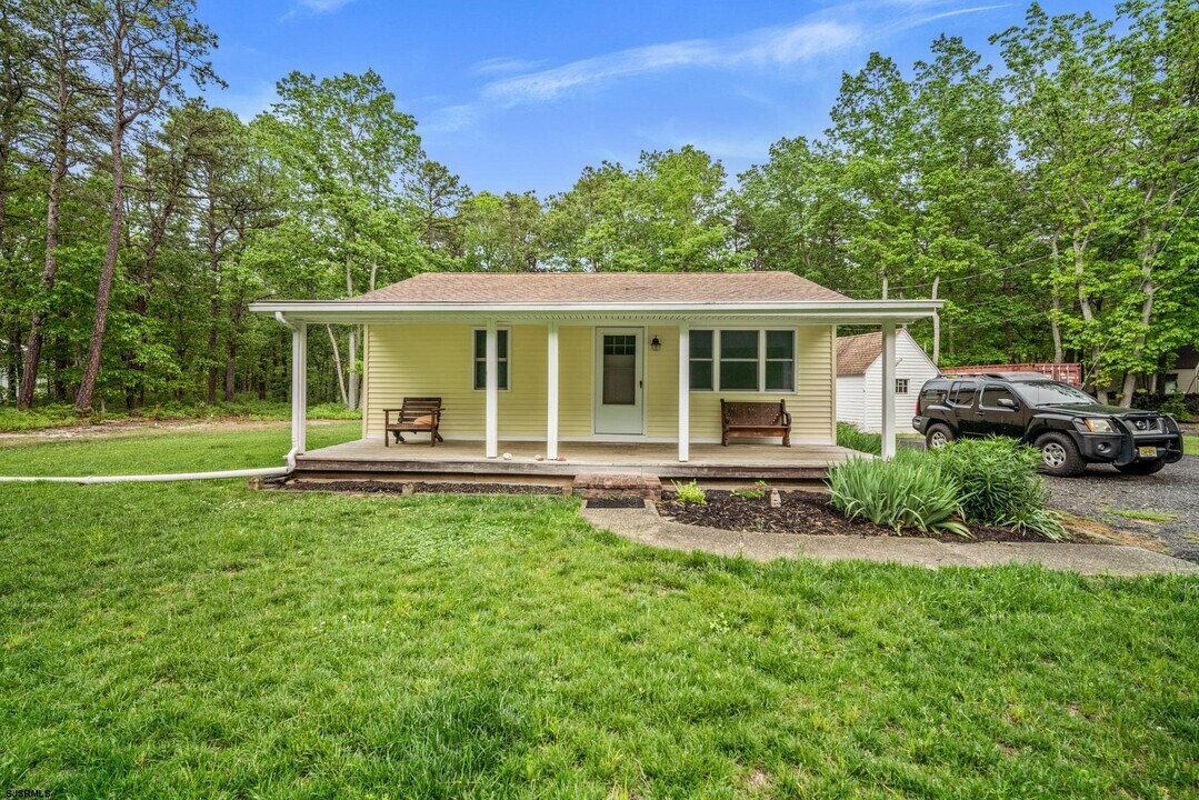 623 W Shiller St in Egg Harbor City, NJ - Building Photo