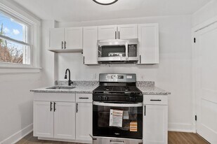 7700-7704 Stanton Ave in Pittsburgh, PA - Building Photo