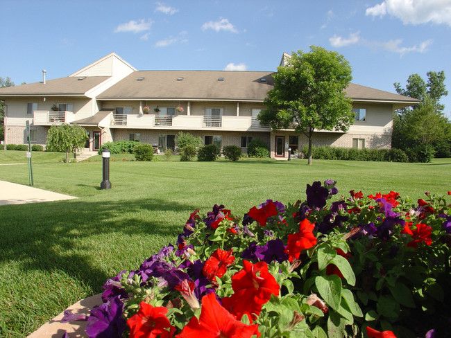 Fairway Meadows in Franklin, WI - Foto de edificio - Building Photo