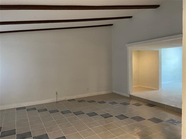 2706 Treeview Dr in Arlington, TX - Building Photo - Building Photo
